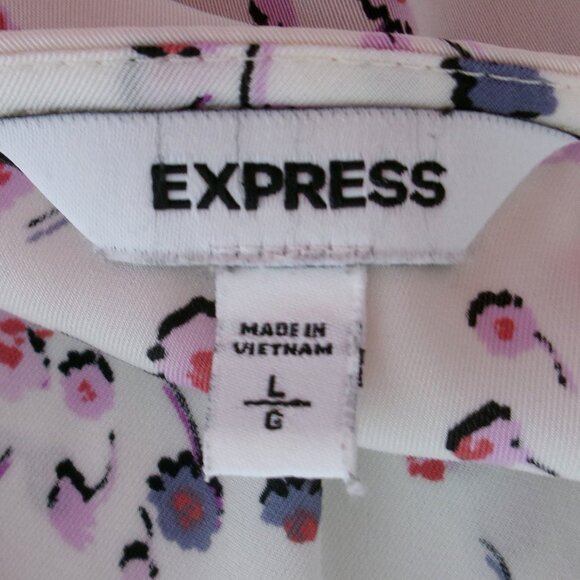 New EXPRESS Tiny Floral Print Short Sleeve V-Neck Flowy Blouse L Cream Purple - Picture 7 of 8